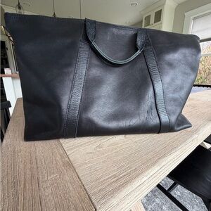 Madewell leather weekender bag in black